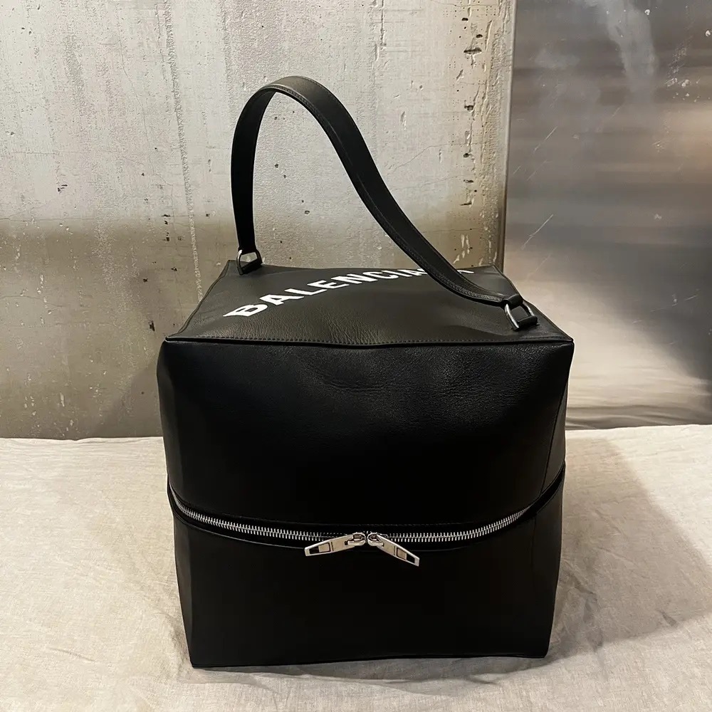 Balenciaga $3150 Giant 4X4 Leather Box Bag, 748194 - Picture 3 of 16